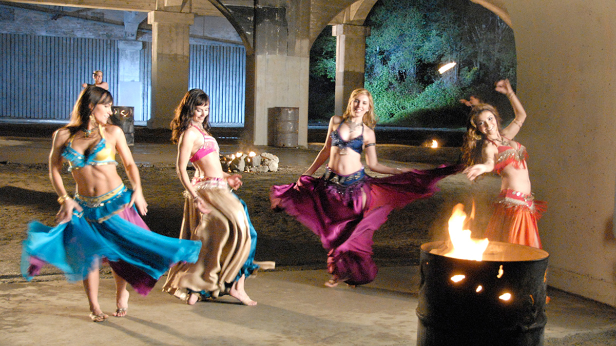 Choosing the Perfect Belly Dance Costume